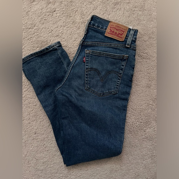Levi’s Wedgie Straight - Picture 1 of 5